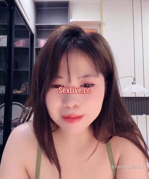 Hường Hêu tâm sụ lần đầu livestream gọi vốn lúc mới vào nghề